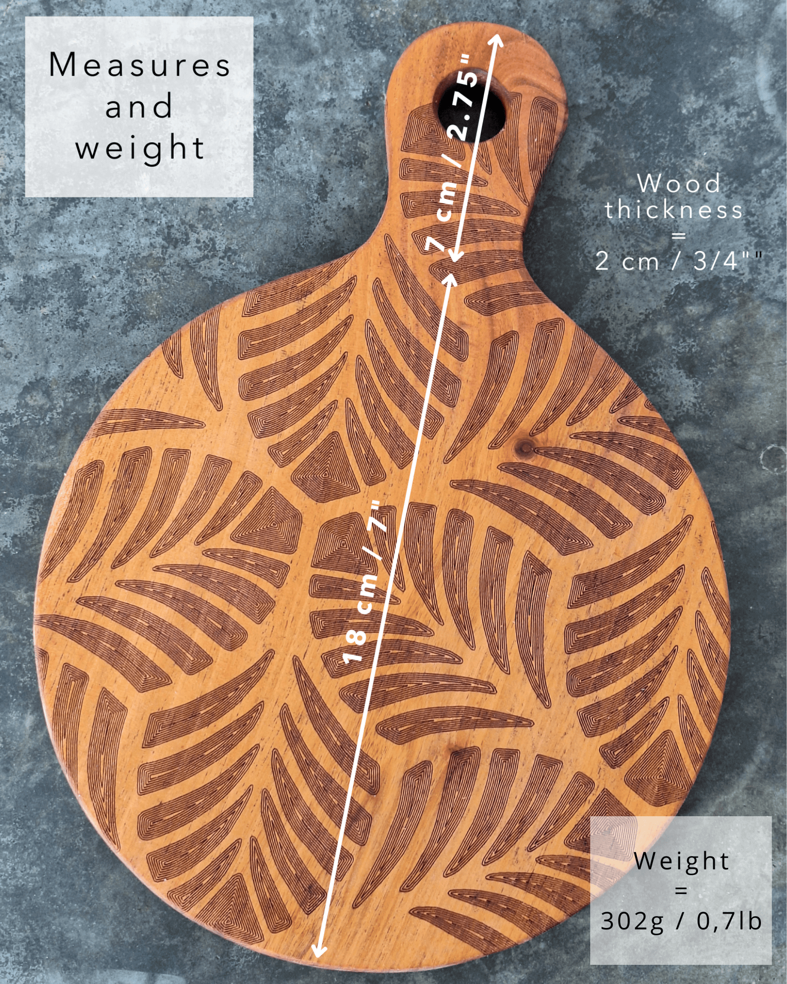 Dimensions of the cutting board : 7 inches diameter